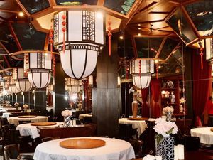 10 Potret Restoran Mewah Ayu Dewi yang Bergaya Oriental