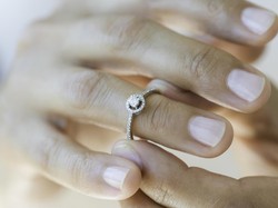 Cara Mudah Mengetahui Ukuran Cincin Pria dan Wanita