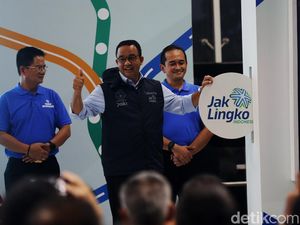 Antara Gelar Bapak Integrasi untuk Anies dan Antrean Panjang TransJ Antara Gelar Bapak Integrasi untuk Anies dan Antrean Panjang TransJ