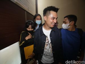 Diperiksa 2 Jam, Cameraman Baim Wong Dicecar 25 Pertanyaan soal Prank KDRT