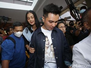 Baim Wong dan Paula Minta Maaf Usai Diperiksa 3 Jam Baim Wong dan Paula Minta Maaf Usai Diperiksa 3 Jam