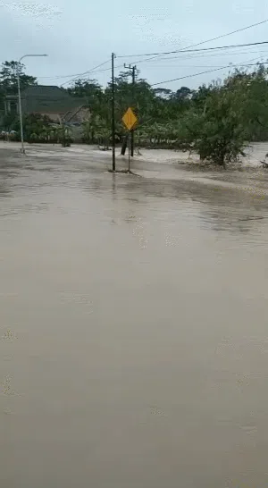 Terendam Banjir, Akses Cianjur-Sukabumi via Selatan Lumpuh Sementara