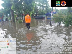 Sejumlah Wilayah Bekasi Banjir Usai Hujan Deras, Ketinggian Air Capai 80 Cm