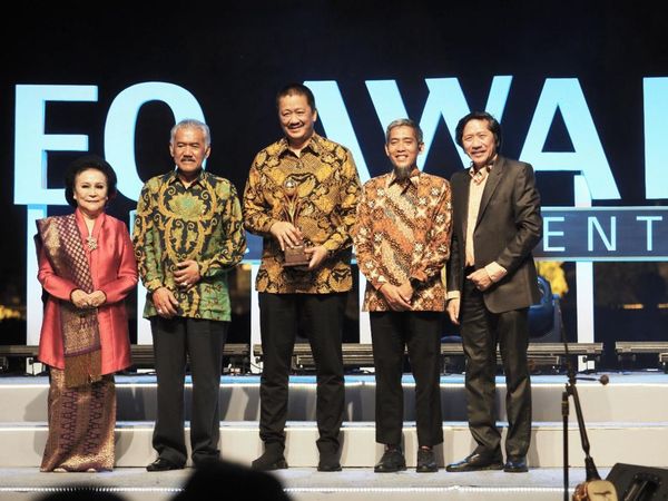 Dirut Garuda Indonesia Raih CEO Achievement Award 2022
