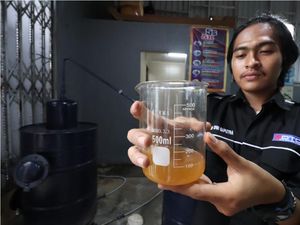 Dosen-Mahasiswa Polije Kembangkan BBM Alternatif dari Sampah Plastik