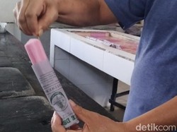 Segar dan Nikmatnya Es Drop Blitar yang Legendaris