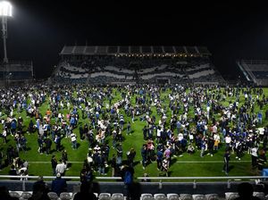 Duka Sepakbola Karena Gas Air Mata: Kanjuruhan dan Argentina Duka Sepakbola Karena Gas Air Mata: Kanjuruhan dan Argentina