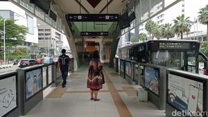 Halte TransJakarta Bundaran HI Diuji Coba