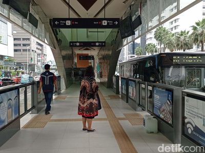 Halte TransJakarta Bundaran HI Diuji Coba