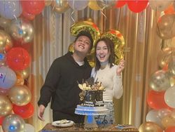 Kedekatan Happy Asmara dan Denny Caknan saat Rayakan Ulang Tahun