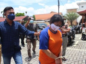 Modus Penipuan Istri Kades di Jombang yang Bikin Korban Tergiur Modus Penipuan Istri Kades di Jombang yang Bikin Korban Tergiur