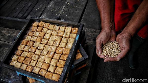 Jeritan Perajin Tahu Tempe Saat Harga Kedelai Meroket