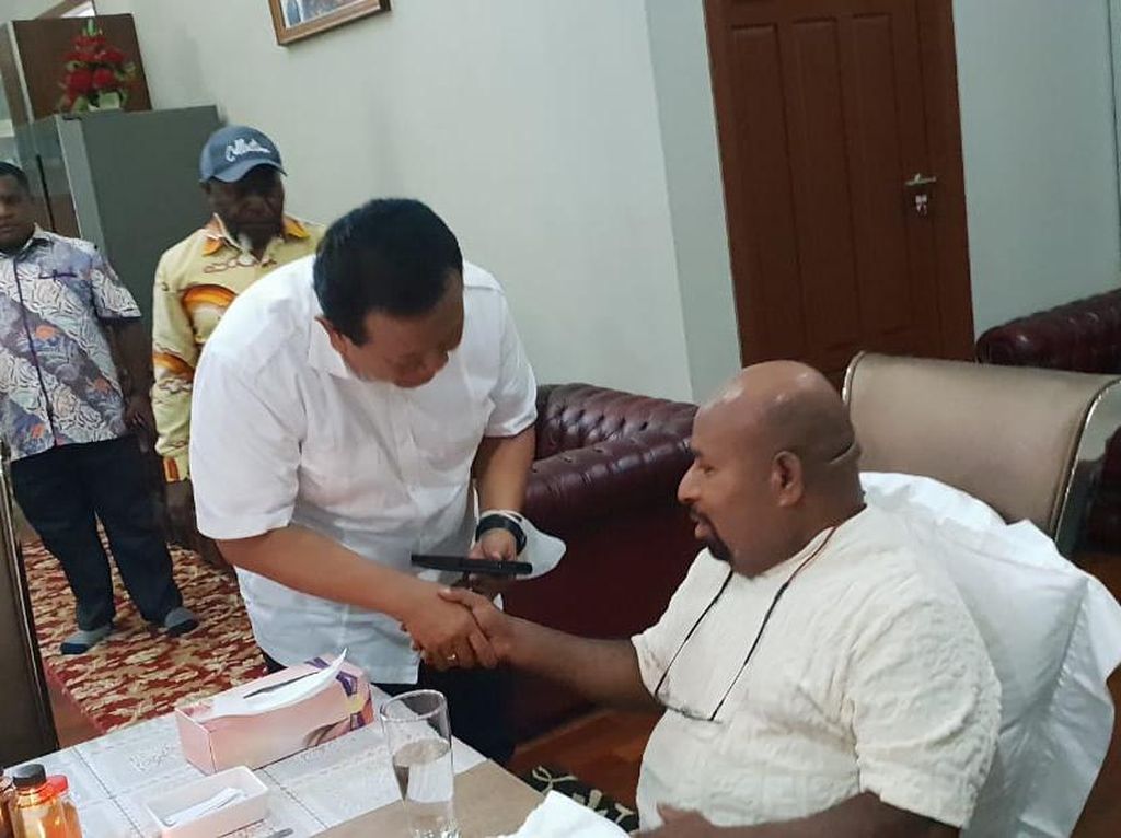 Drama Panjang Sebelum KPK Akhirnya Tangkap Lukas Enembe Drama Panjang Sebelum KPK Akhirnya Tangkap Lukas Enembe