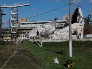 Kilang Minyak Ukraina Dihantam Drone Buatan Iran, Begini Penampakannya