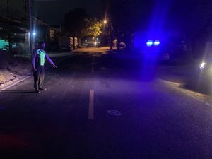 Biker Nahas Jadi Korban Tabrak Lari Truk di Gresik