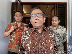 Viral Suara Penjual Dawet Misterius di Kanjuruhan, Mahfud Md Cari Bukti