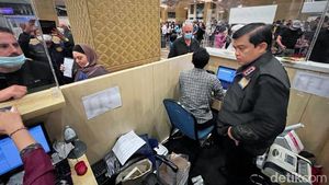 Momen Plt Dirjen Imigrasi Marahi Pihak Bank di Gerai VoA