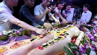 Nyotaimori, Tradisi Makan Sushi yang Disajikan di Atas Tubuh Telanjang Wanita