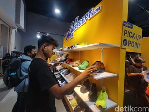 Penggemar Sneakers Surabaya Serbu USS Downtown Market Penggemar Sneakers Surabaya Serbu USS Downtown Market