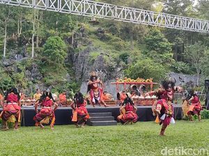 Asyik, Sendratari Sugriwa Subali Kembali Hadir di Gua Kiskendha Kulon Progo