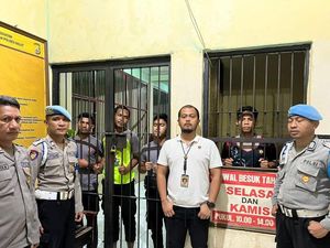 Duduk Perkara 4 Polisi di Malut Aniaya-Paksa Mahasiswa Minta Maaf ke Anjing Duduk Perkara 4 Polisi di Malut Aniaya-Paksa Mahasiswa Minta Maaf ke Anjing