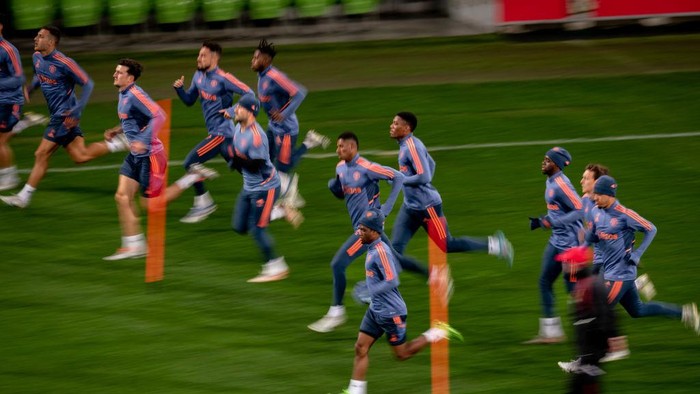 MELBOURNE, AUSTRALIA - JULY 13: (EXCLUSIVE COVERAGE)  Jadon Sancho, Harry Maguire, Alex Telles, Fred, Luke Shaw, Marcus Rashford, Anthony Martial, Amad of Manchester United in action during a Manchester United Pre-Season Training Session at AAMI Park on July 13, 2022 in Melbourne, Australia. (Photo by Ash Donelon/Manchester United via Getty Images)