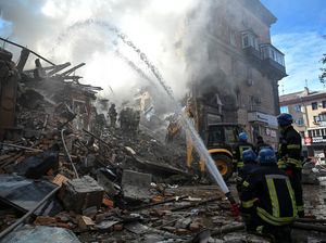 Rusia Tembakkan Puluhan Rudal dan Drone ke Ukraina Rusia Tembakkan Puluhan Rudal dan Drone ke Ukraina