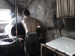 Perajin Tahu Tempe Buleleng Sebut Penyaluran Subsidi Kedelai Tak Adil