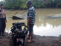 1 Lagi Motor Hanyut di Tukad Yeh Ho Tabanan Ketemu, Hancur-Penuh Lumpur