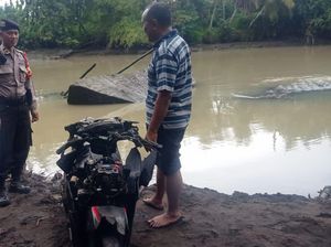 1 Lagi Motor Hanyut di Tukad Yeh Ho Tabanan Ketemu, Hancur-Penuh Lumpur 1 Lagi Motor Hanyut di Tukad Yeh Ho Tabanan Ketemu, Hancur-Penuh Lumpur