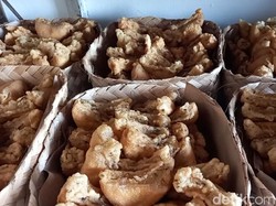 Mencicip Tahu Aci, Oleh-oleh Kota Tegal yang Kenyal dan Gurih