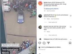 Viral Tesla Jadi Korban Banjir Jakarta, Apa Jadinya Jika Mobil Listrik Terendam?