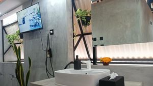 Penampakan Toilet Mewah Ala Hotel Bintang 5 di Pantai Berawa