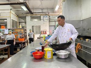 Mencicipi Hidangan Restoran Kanton Peranakan Tertua di Indonesia Mencicipi Hidangan Restoran Kanton Peranakan Tertua di Indonesia