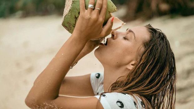 Air kelapa bisa membantu hidrasi