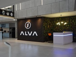 Penasaran dengan Motor Listrik Alva One? Coba Main-main ke Sini