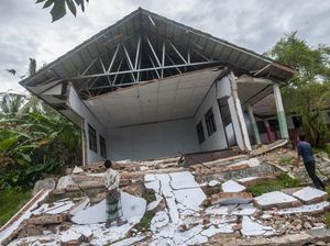 Bangunan SDN di Pandeglang Ambles Gegara Tanah Bergerak Bangunan SDN di Pandeglang Ambles Gegara Tanah Bergerak