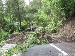 Banjir Bandang Terjang Desa di Lumajang, Belasan Rumah Rusak