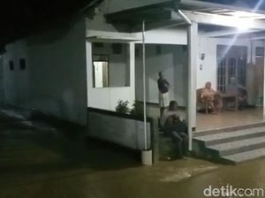 Pacitan Banjir, Jalur ke Trenggalek via Ngadirojo Tergenang Pacitan Banjir, Jalur ke Trenggalek via Ngadirojo Tergenang