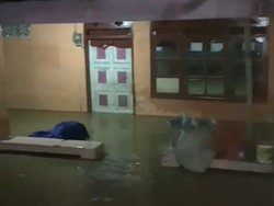 Banjir Setinggi Dada Terjang 7 Kelurahan di Palopo, Warga Mengungsi
