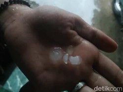 Hujan Es Landa Bojonegoro