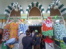 Tradisi Rodat, Sunat Masal, dan Bagikan Telur di Kampung Islam Kepaon Tradisi Rodat, Sunat Masal, dan Bagikan Telur di Kampung Islam Kepaon