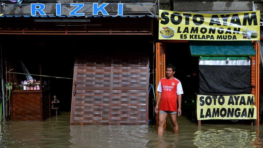 Melihat Banjir di Bali Gegara Hujan Hari Jumat Melihat Banjir di Bali Gegara Hujan Hari Jumat