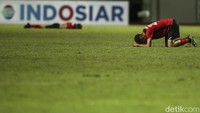 Garuda Asia unggul cepat ketika laga baru berjalan delapan menit dari bunuh diri Ibrahim Al Fuqaha. Umpan silang Habil Abdillah coba dihalau oleh bek Palestina Ibrahim Alfuqaha. Sapuan Abdillah justru meluncur ke gawang sendiri.