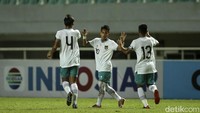 Selepas jeda, Indonesia mendapat sepak pojok. Kafiatur memberikan umpan pendek ke Habil. Habil melepas bola melengkung ke pojok kiri gawang Palestina. Bola tak bisa dijangkau oleh Abushaqra. Indonesia unggul 2-0 pada menit ke-51.