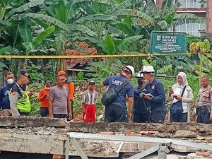 Olah TKP Tuntas, Labfor Polri Bawa Puing Tembok MTsN 19 Jaksel untuk Diuji