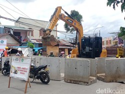 Jalan Antang Makassar Rusak Parah Mulai Ditutup, Arus Lalu Lintas Dialihkan