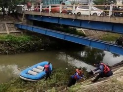Pencarian Kakek 100 Tahun Hanyut di Sungai Cijalupang Bandung Dilanjutkan