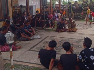 Keluarga Tak Menyangka Durga Tewas Terseret Arus Usai Lulus ke Pesiar Keluarga Tak Menyangka Durga Tewas Terseret Arus Usai Lulus ke Pesiar