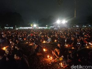 Suporter Bola di Blitar Gelar Doa 7 Harian Korban Tragedi Kanjuruhan